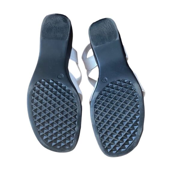 3 for $30! Used white sandals made by classic edition - Picture 2 of 6